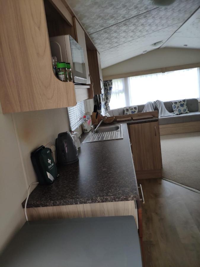 Lovely Static 8 Bed Caravanat At Billing Aquadrome Northampton Exterior photo